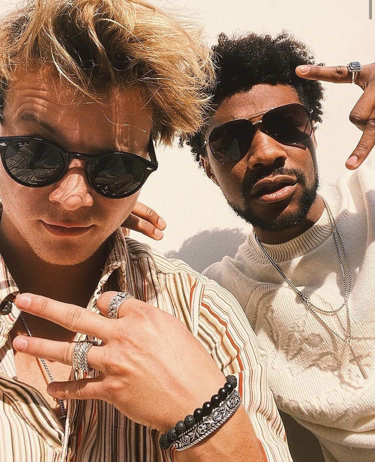 jonathanstitans's tweet photo. happy birthday kid! 🧁🎊 https://t.co/1Cp4VCQq9u