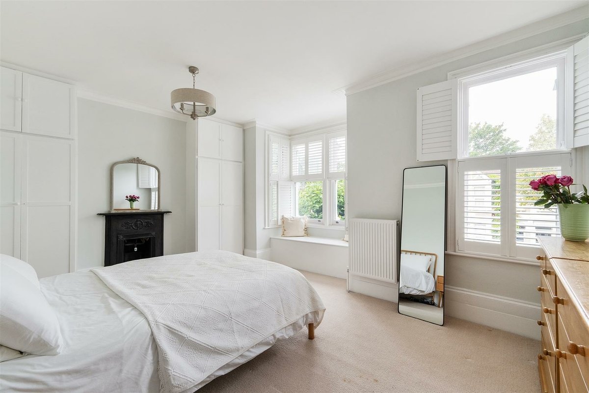 MANSFIELD ROAD, #WANSTEAD

5 bedroom, 2 bathroom house for sale: £1,325,000

Petty Son and Prestwich are thrilled to offer for sale this end of terrace home, brimming with character and modern convenience, nestled away in the Heart of Wanstead.

pettyson.co.uk/property-for-s…