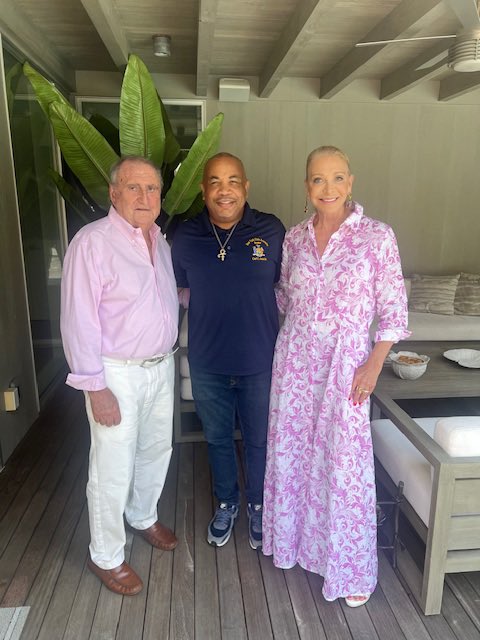 EmpireGS's tweet photo. Our Chairman and Former Chair of NYS Assembly Ways and Means Committee, @JerryKremerEGS and his wife, Suzan Kremer, hosted a luncheon event in honor of NYS Assembly Speaker @CarlHeastie. Numerous public officials attended the event. Thank you for all who joined us! https://t.co/T7OL8MW7hI