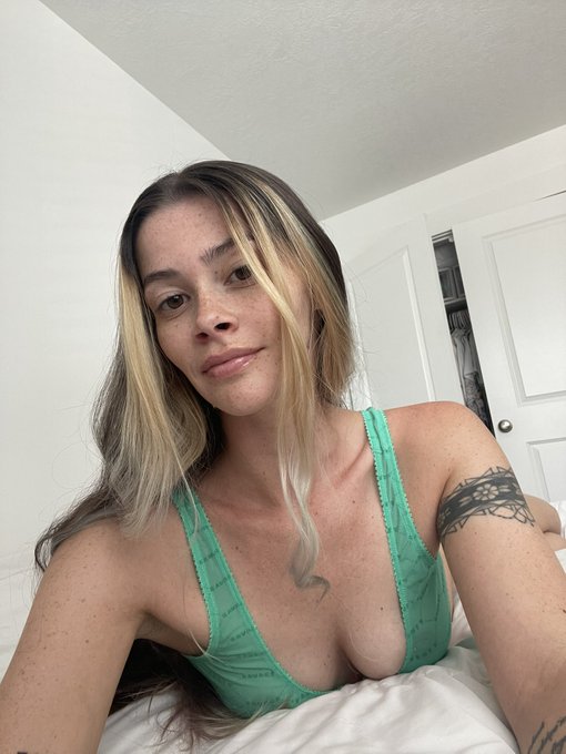 Went to poundtown this weekend. My pussy couldn&rsquo;t be happier 🥰🥰 https://t.co/sG12Yo83bP