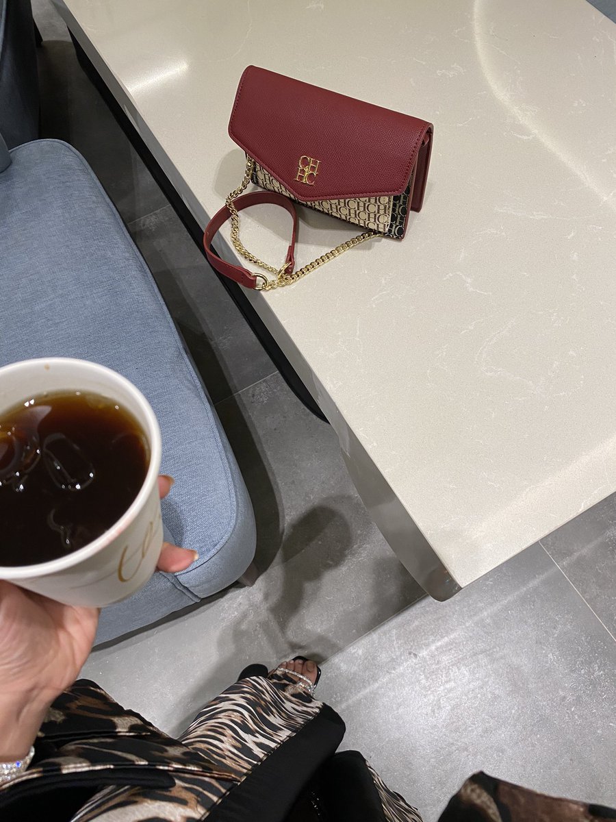 انا كذا مثل الشغف . . لا توارى
من عاشني لحظه يسولف بي سنين .