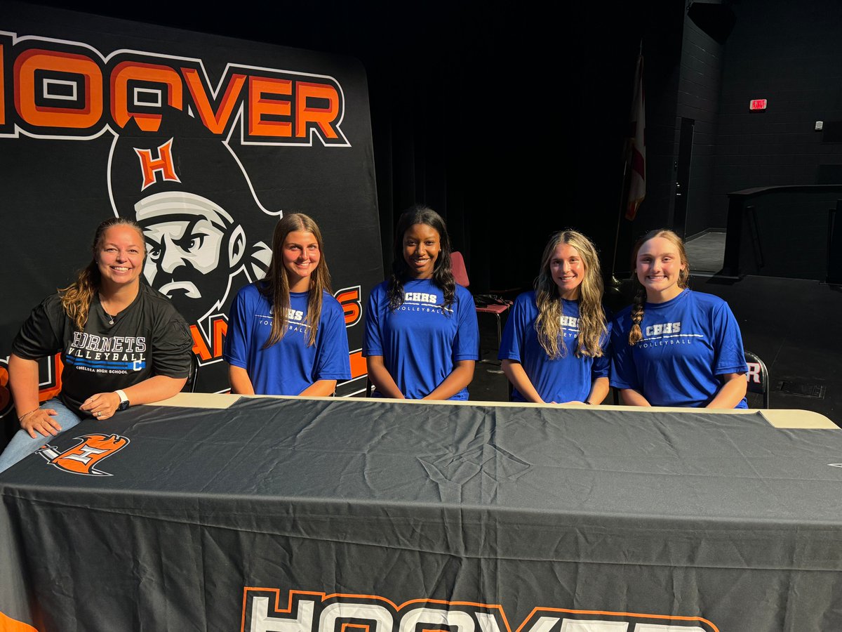 Finished off media day with Chelsea! The Hornets are a tight-knit team that wants to prove their talent this year, especially the seniors, who want to capitalize on their final season.