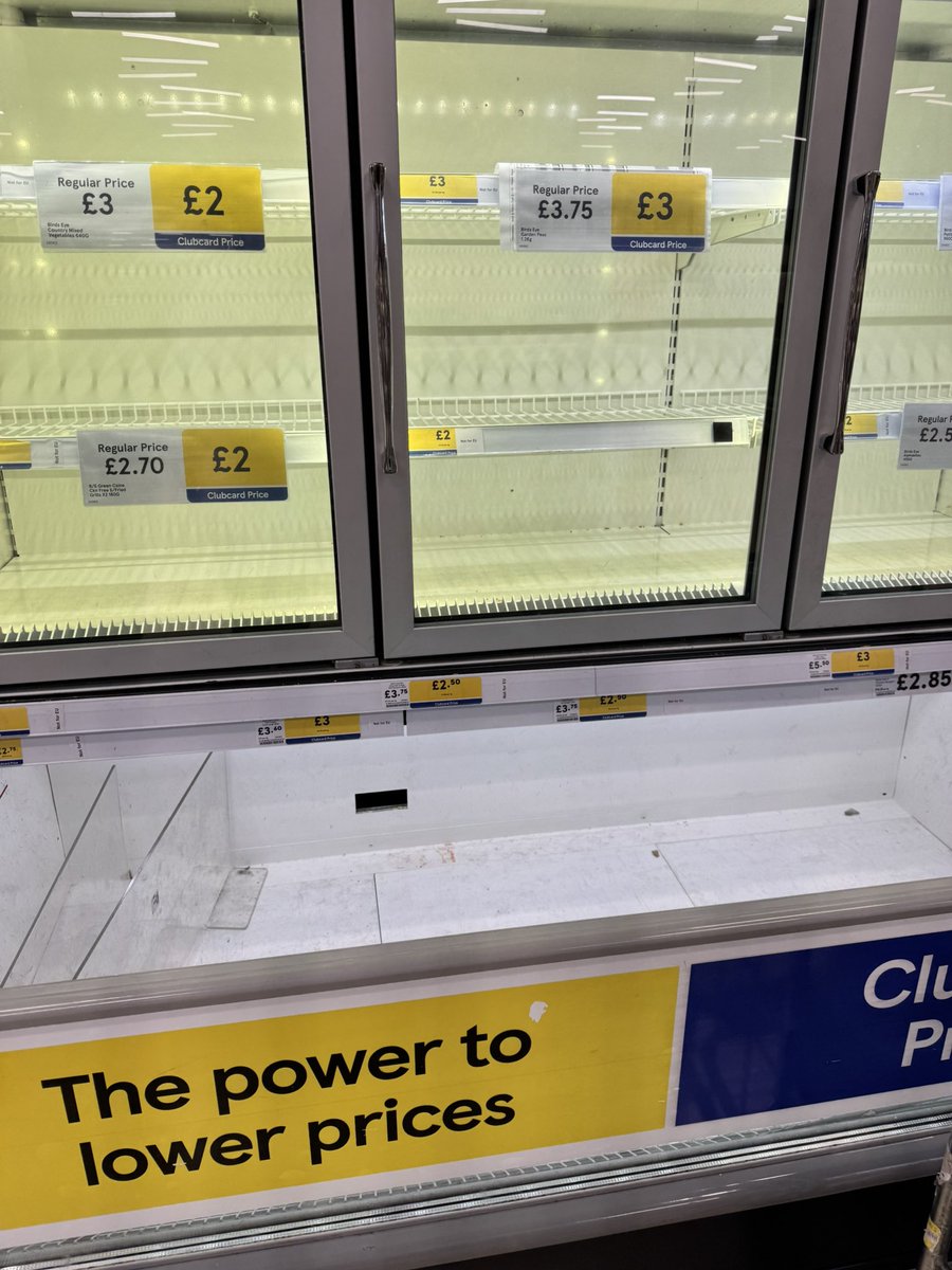 m4tthew30's tweet photo. Don’t bother your arse going to @Tesco -  they’re understaffed 🙄 https://t.co/49WKkwAIxM