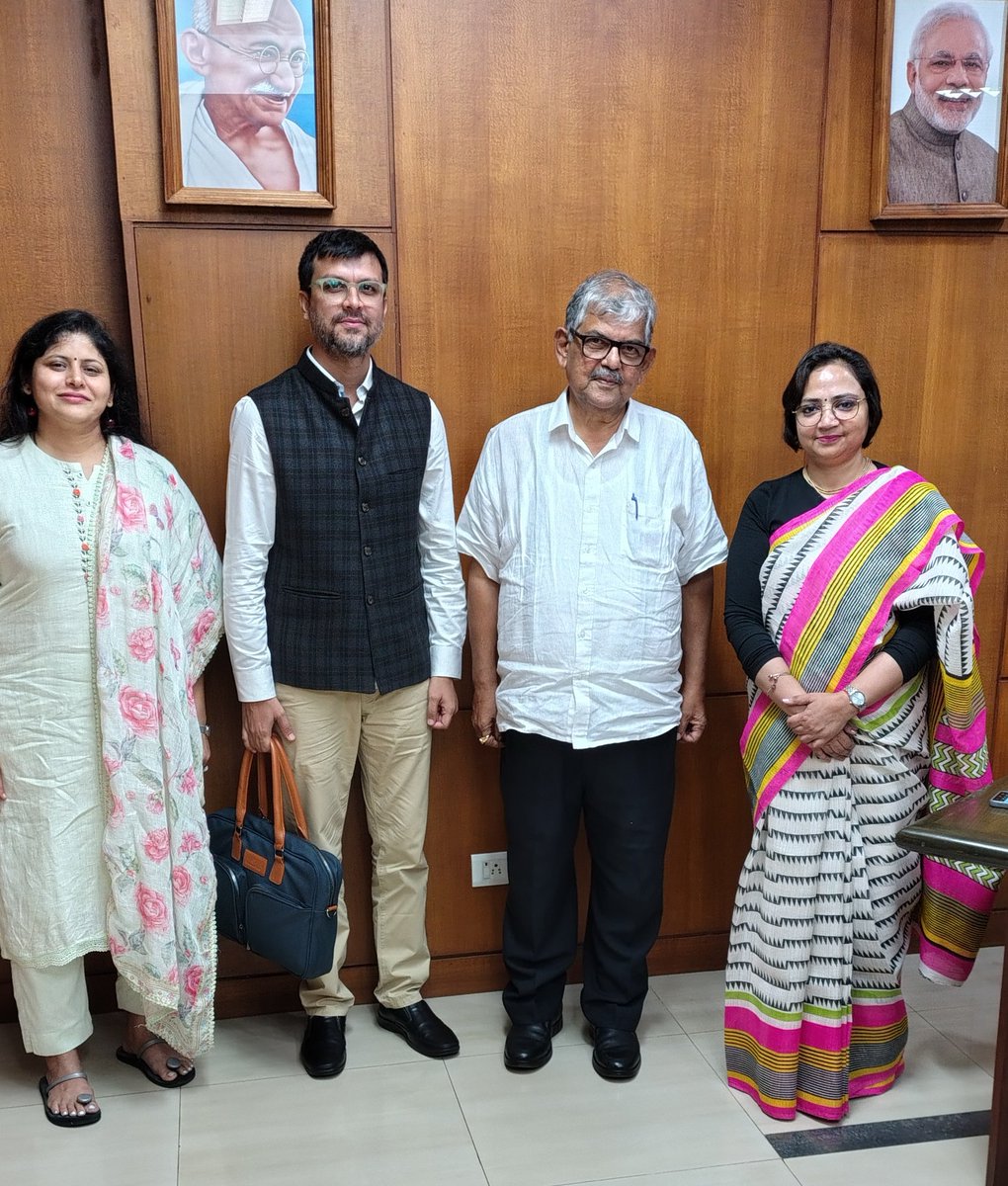 Today with <a href="/DivyaSharma_ED/">Divya Sharma</a> called on Honourable Minister of Environment, Goa Shri Aleixo Sequeira to brief him about #Under2Coalition, <a href="/ClimateGroup/">Climate Group</a>'s regional impact of business and policy work and prospects of Goa's Under2 partnership in future. Thank you <a href="/AleixoASequeira/">Aleixo A Sequeira</a> Sir.