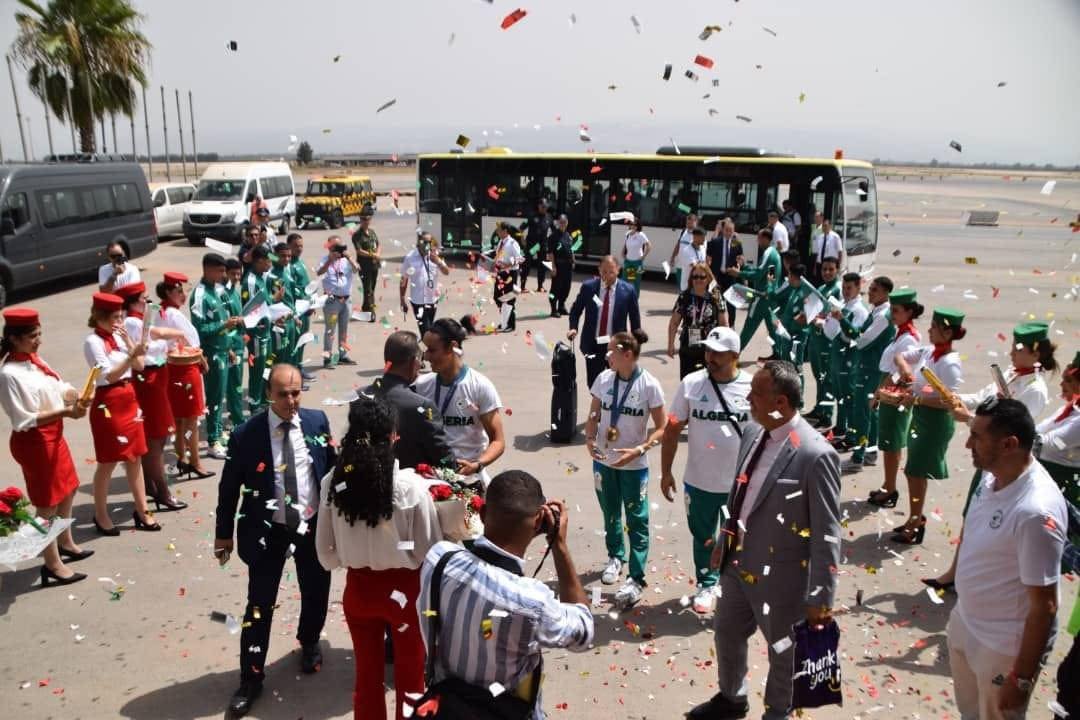 Algeria_FC's tweet photo. 🇩🇿🥇 Imane Khelif getting a presidential reception upon her return to Algeria after winning the gold medal  in boxing at the #Paris2024 #OlympicGames https://t.co/hNVOKWERkr