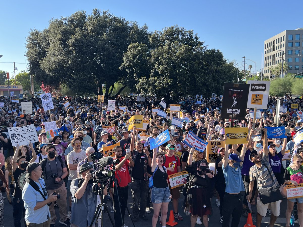 TAG Negotiations begin today, and if you missed our #StandWithAnimation rally on Saturday, you can watch it here: youtube.com/watch?v=TjkYVy… Thousands showed up for speeches from Union leaders, animation luminaries, Burbank Mayor @nbcschultz, actor and writer @adamruins, and more!