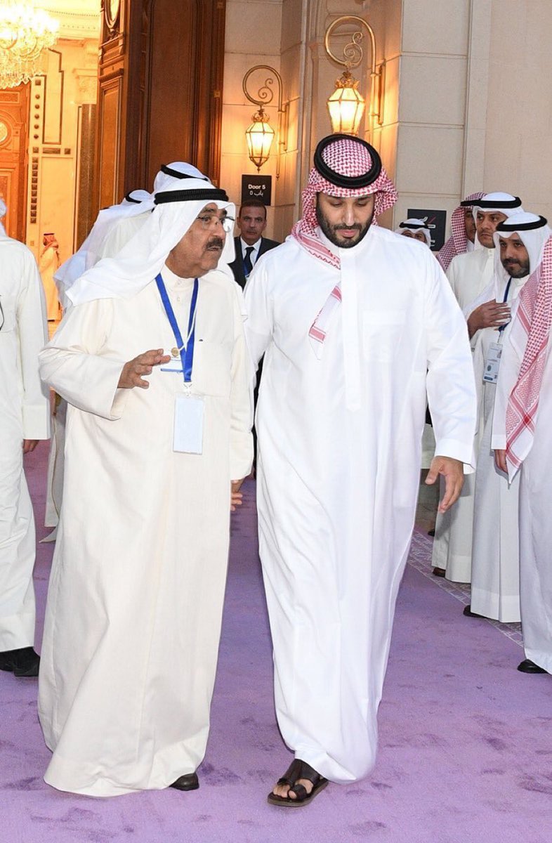 KING_MBS_'s tweet photo. ولي العهد يُعزي أمير دولة الكويت في وفاة الشيخ سالم العلي السالم المبارك الصباح. https://t.co/5MNkGGvUoW