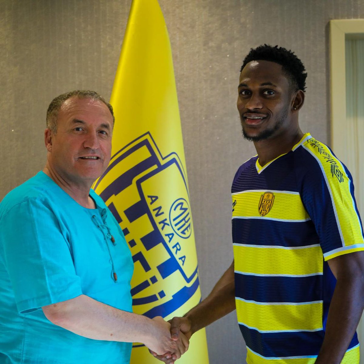 maasdedektifiii's tweet image. Ankaragücü'nün futbolcusu Renaldo Cephas kayboldu.

Teknik direktör Cihat Arslan: "Nerede olduğunu bilmiyoruz."
#Ankara #cephas