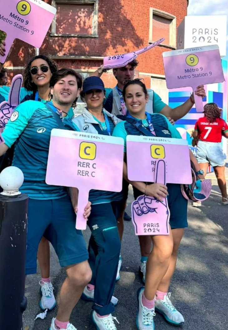 larabimyriam's tweet photo. 🤩 On confirme, le président de la #RATP monsieur @JeanCASTEX a assuré durant ces Jeux #Paris2024 ! Notamment les soirs des grands matchs, à la station de métro #PortedeSaintCloud #Paris16 https://t.co/M5kOQ4Z8xT