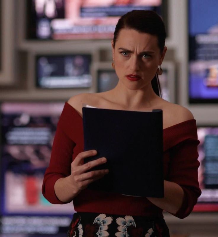 mysupercorp's tweet photo. lena when i come into her office for the 15th time today to ask permission to go to the bathroom https://t.co/5kLiM0IA2s