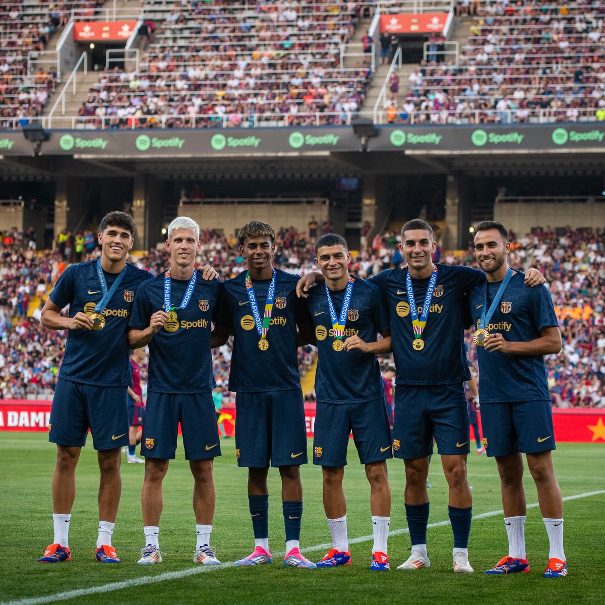 lestariizkaa's tweet photo. 🔴🔵🥇🏆 https://t.co/ubwnaytlFU