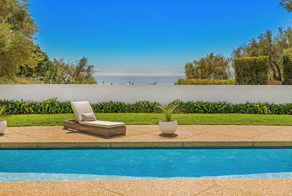 ParadisRetreats's tweet photo. Villa Blanca sits atop Ortega Ridge, a well-known perch with spectacular views above Summerland and near the exclusive Toro Canyon.
4 Bed
4 Bath
Sleeps 8
https://t.co/MbZcH8vQNc
#LuxuryTravel #EscapeToParadise #SummerVibes #TravelInStyle #UnforgettableSummer #SeeSB #VisitSanta https://t.co/BTHXM58Yl0