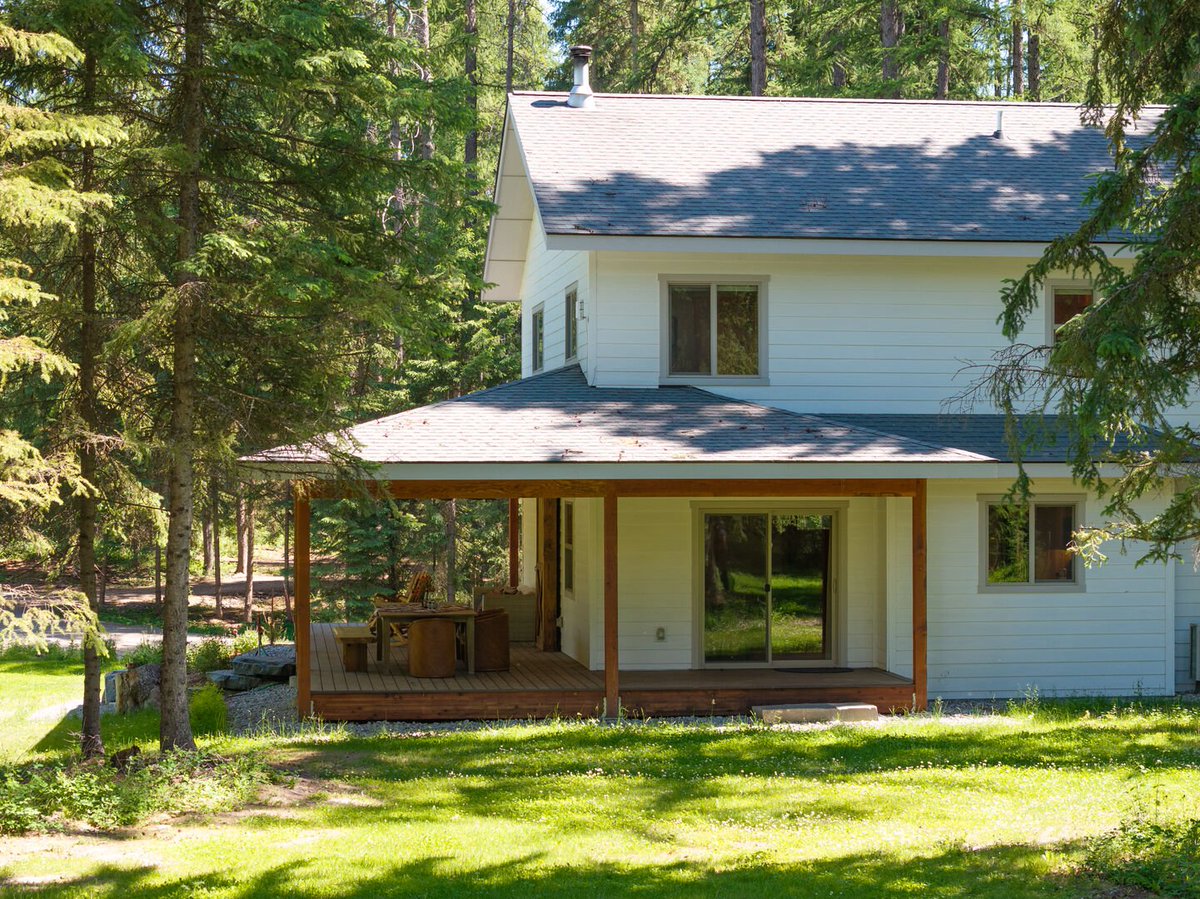 ILoveWhitefish's tweet photo. Welcome to A Whitefish Legacy Estate, a little slice of heaven nestled in the picturesque mountain town of Whitefish, Montana!
4 Bed
2 Bath
Sleeps 6
1 Pet
https://t.co/FnIKyb5A1m
#ILoveWhitefish #VisitWhitefish #Stumptown #VisitMontana #ExploreMT #DowntownWhitefish #Vacation https://t.co/RDcbRHtN4W