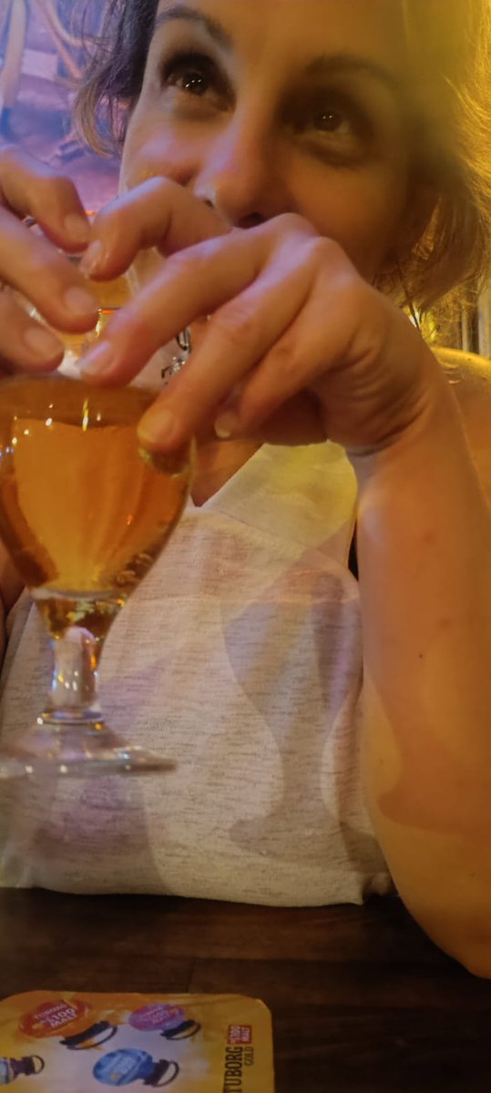 Tüm bu yaşananlardan dolayı ülke olarak depresyona girdik, kendimizi terk edilmiş hissediyoruz. Bir an önce tüm bunlar sona erse ve geçti çok şükür diyebilsek
Sevdiklerine, sana iyi gelen şeylere, doğaya ve ana odaklan. Geçecek birlikte atlatacağız ve bence yaparız bu işi be 😉