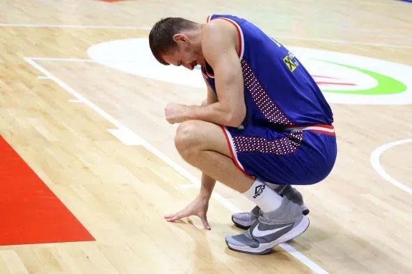 salata12345678's tweet photo. Човјек је д��о бубрег за Србију! Гдје је он вечерас на балкону маму вам јебем??? https://t.co/hqSzZIdcyw