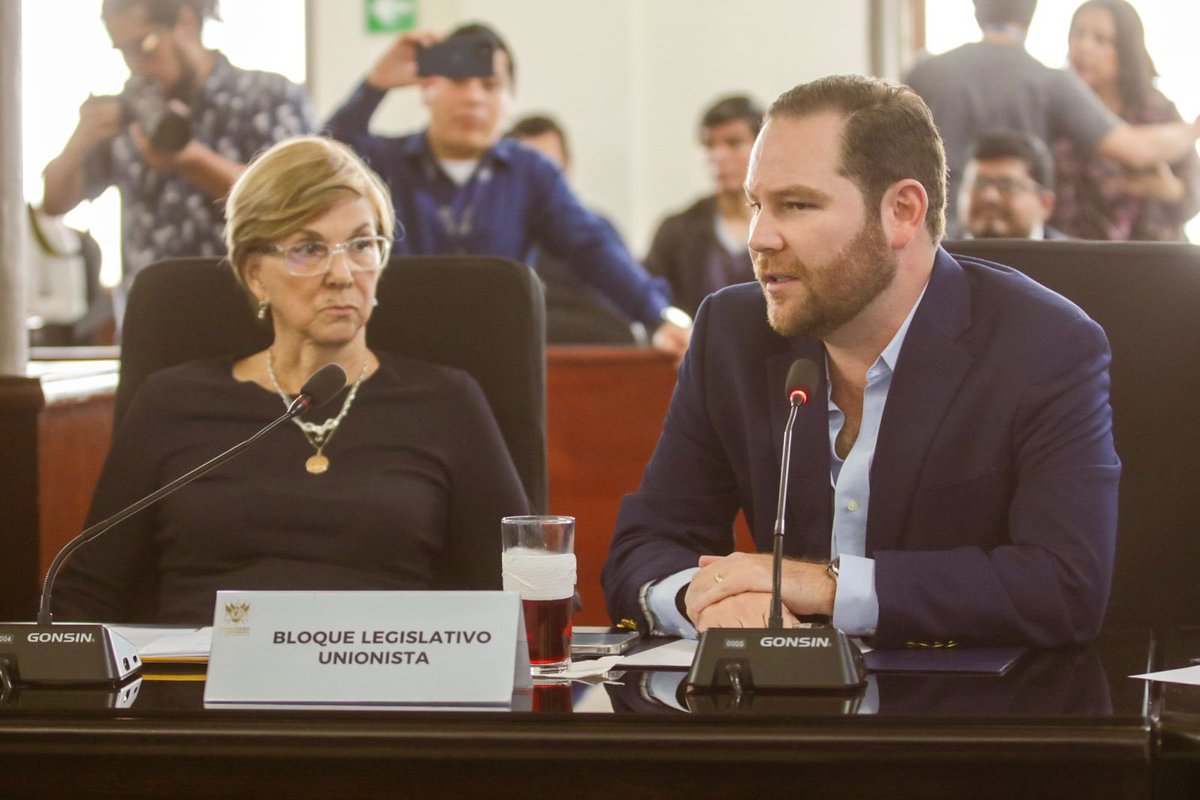 Siga en vivo todo lo ocurrido en el instancia de Jefes de Bloque por: youtube.com/live/hEO3p0_g-…
A la cual acudieron nuestro ☀️Jefe de Bloque <a href="/AlvaroArzuE/">Alvaro Arzú 🇬🇹</a> y ☀️Subjefa de Bloque <a href="/almdepalomo/">Lucrecia Marroquín de Palomo</a>