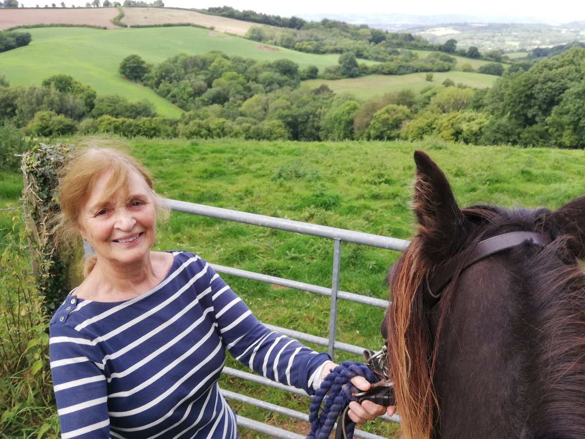 pratten27's tweet photo. A super day out 'stress busting' in the country! Thank you so much to my brilliant riding instructor Angela for her patience. 😁 And a big shout out to Mike for allowing me to ride,  Hope. Needless to say I loved it! 🐴😀 https://t.co/4BQ6dkfkVO