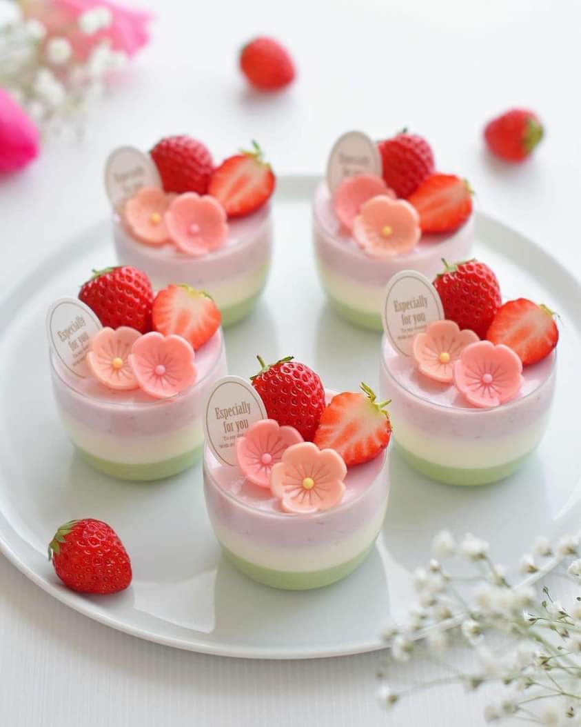 LoveyouFoodies's tweet photo. What about some sweet cute cakes 💗💗💗

#cake #dessert #hellofoodlovers https://t.co/Jox7QjyC4n
