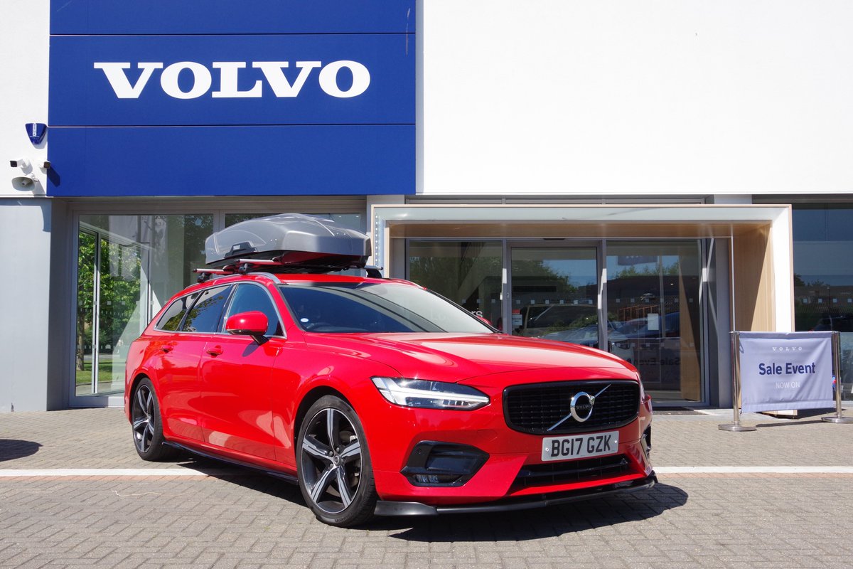 StevenQuy's tweet image. Had a great meet with the Essex &amp;amp; Suffolk Volvo group at @LookersGroup Volvo Colchester on Sunday. In love with these photos I took of my V90 outside the showroom. Thank you Lookers! @volvocars @VolvoCarUK