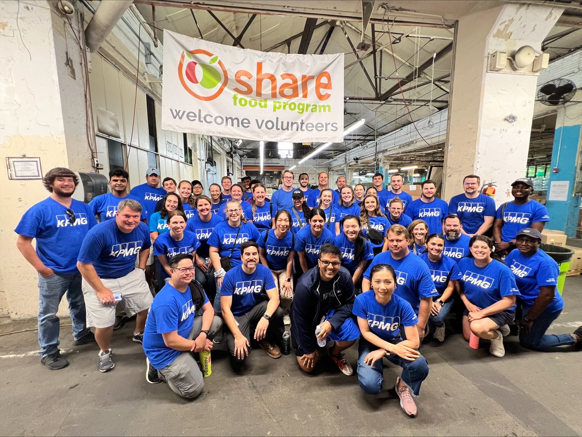 sharefoodphilly's tweet photo. Proud to host KPMG volunteers as they celebrate their Annual #CommunityImpactDay! @KPMG_US is dedicated to making a difference in communities where they live and work. Thank you to the incredible volunteers who packed 480 senior food boxes & who create positive impact every day! https://t.co/rTA3SioEFu