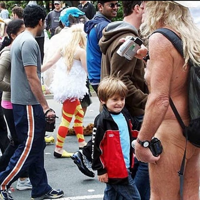 RobertoAvventu2's tweet photo. Alzi la mano ✋ se anche tu sei stufo della propaganda LGBT e li vuoi LONTANO dai bambini 🔥

Non fatevi ingannare, lo scopo principale del movimento LGTBI è quello di insabbiare e legalizzare la pedofilia. 🤢 https://t.co/1q2cWAdRXq