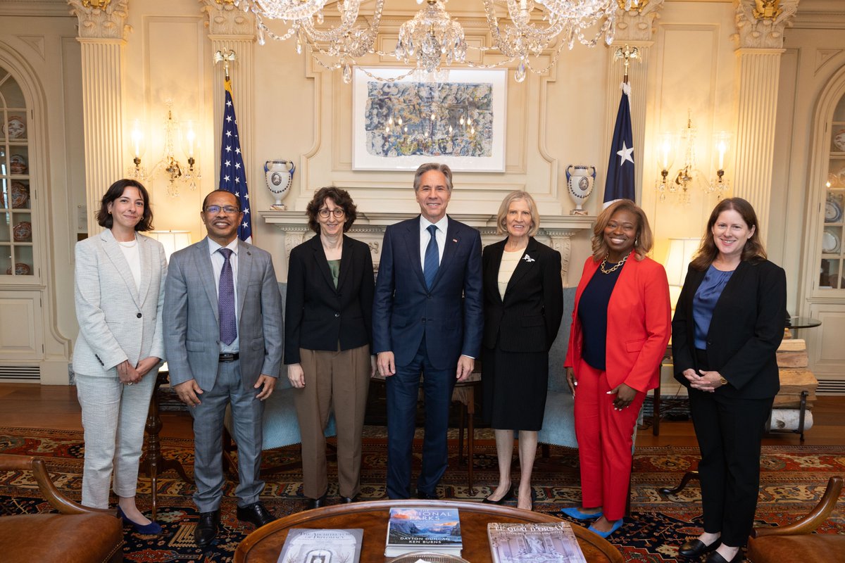 SecBlinken's tweet photo. In this fast-paced world, science and technology are essential components of U.S. foreign policy. As scientists working at @StateDept, the @NASEMJefferson professional fellows are enhancing our capacity to make science-informed decisions in our diplomacy. https://t.co/W0KlnaKglI