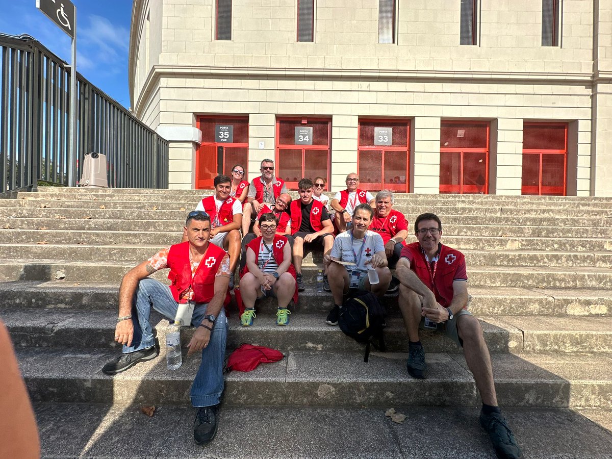 Avui hem tornat a l’estadi Olímpic amb la celebració del Trofeo Joan Gamper, on el ⁦<a href="/FCBarcelona/">FC Barcelona</a>⁩ s’enfronta al ⁦<a href="/AS_Monaco_ES/">AS Monaco Español</a>⁩ 
El #Voluntariat de <a href="/creurojacat/">Creu Roja Catalunya</a> ha estat a disposició dels aficionats amb mobilitat reduïda per ajudar-los a arribar als seus seients