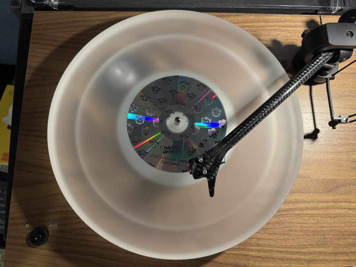 love the new album, <a href="/hauntedgauntlet/">HAUNTEDGAUNTLET™</a>, but how am i supposed to listen to this disc thingy? any suggestions?