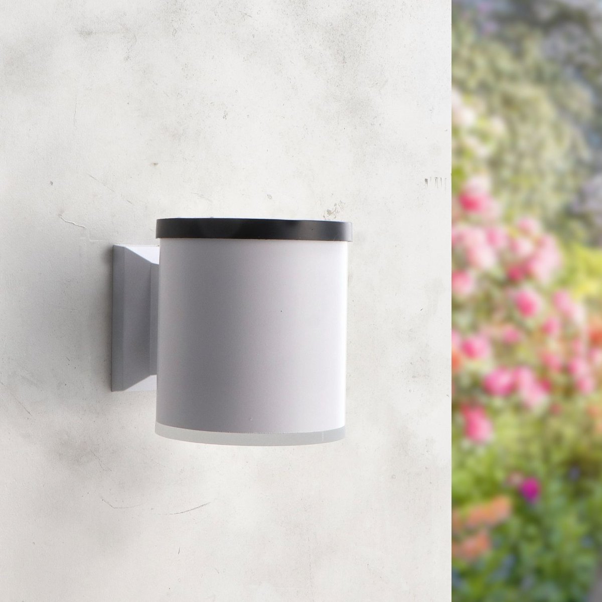 lampe_led's tweet photo. Illuminez vos extérieurs sans effort avec cette applique autonome et durable ! 🌟💡 Partagez pour apporter de la lumière partout ! #ÉclairageSolaire #Écologie #Extérieur #ÉconomieDÉnergie #PartagezLaLumière https://t.co/LIVLCAdDb1 https://t.co/a16RHYRvgr