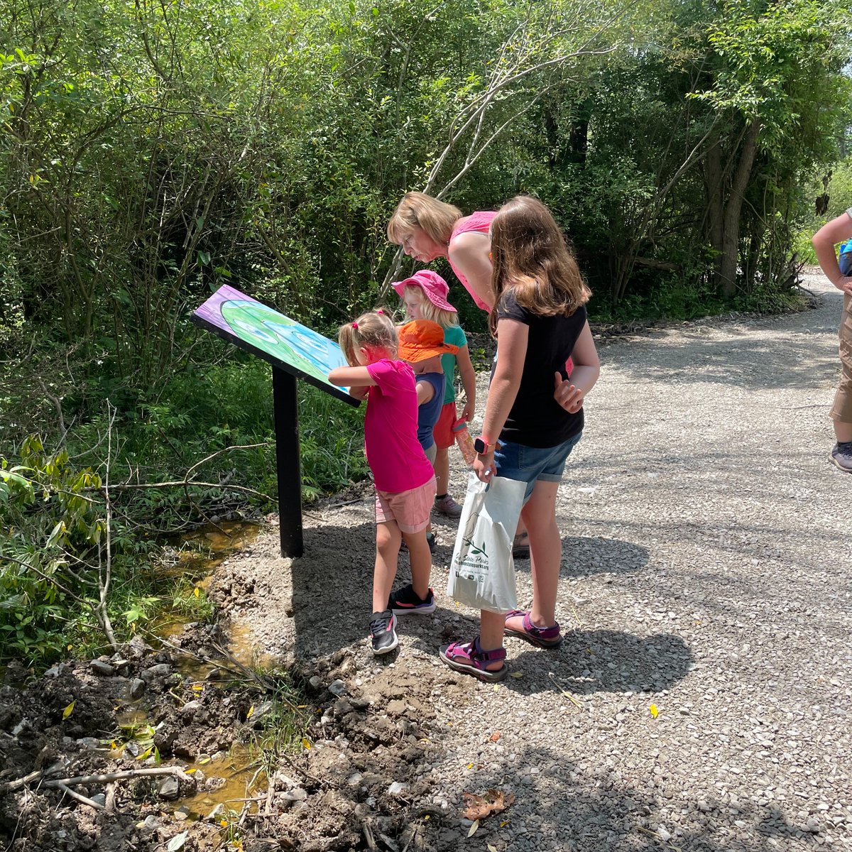 Visit one of Ohio's incredible #StorybookTrails in an <a href="/OHStateParks/">Ohio State Parks & Watercraft</a> 🥾🌳 Each walking trail features pages of a children's book, many of them part of <a href="/dollyslibrary/">Imagination Library</a>. 21 trails in total!