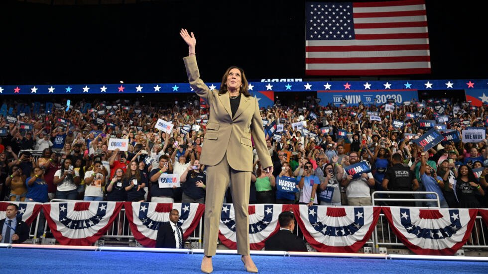 MN__Blue's tweet photo. @realDonaldTrump WAY better off.  

Looking forward to electing Kamala. https://t.co/wBMqvHnkUR