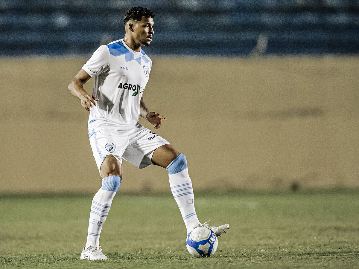 ribeiros_rafael's tweet photo. Zagueiro Davi, de 24 anos, está acertando a sua ida para o Torreense (@scu_torreense), da 2ª Divisão de Portugal. No Tuba, atuou em 13J, sendo 10 como titular. LEC agora tem: Caio e Carlão (Sub-20), João Maistro, Pedro Jorge, Rayan, Rayan Ribeiro! (Foto: Reginaldo Junior/LEC) https://t.co/cz6j04WUFi
