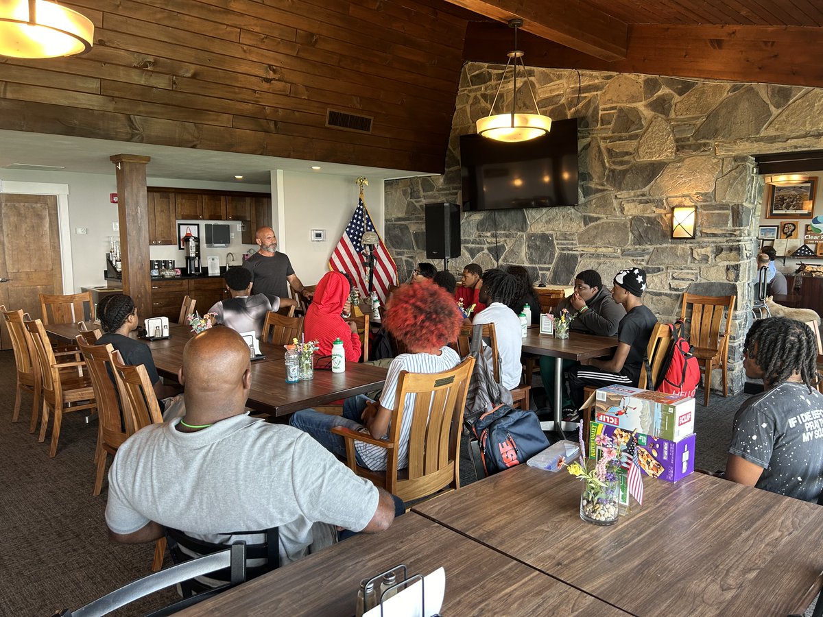 ClearPath4Vets's tweet image. Our Building Men summer program wrapped up recently! 📚🏀 Young men in grades 6-8 learned about integrity and honor through sports, academics, and community service, guided by veterans. Thank you to everyone involved! 

#BuildingMen #YouthEmpowerment #ClearPathForVeterans