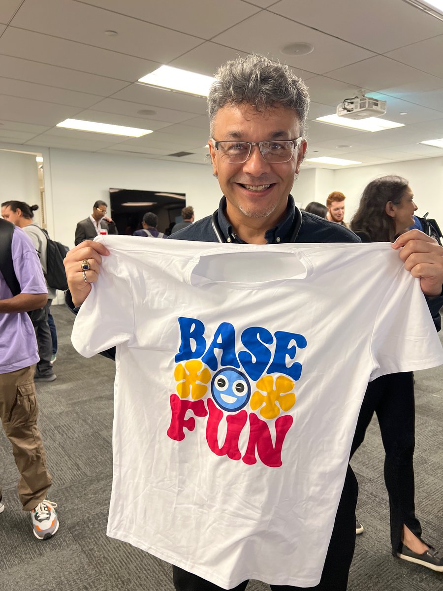 Thank you for the amazing shirts @basexfun 

#meme #Futurist24