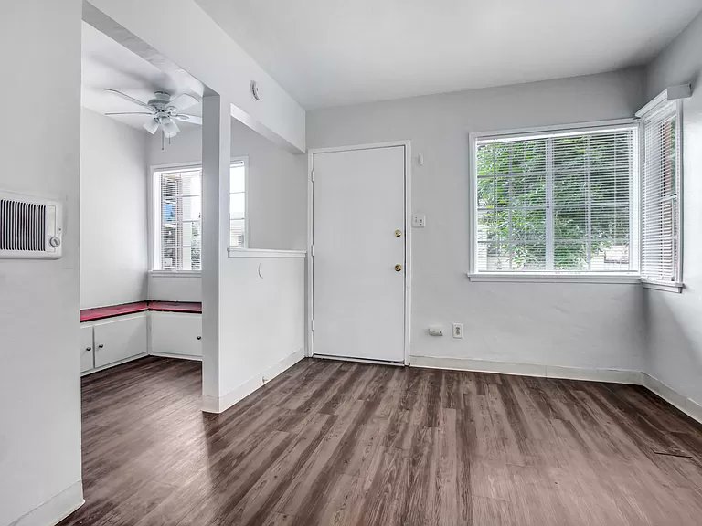 bossdeo2's tweet photo. Ready for Move-In⁉️⁉️⁉️

If you are interested
Kindly contact the owner of this apartment
+1 270-905-9714
Joseph Paul

Available
Studio 1bed 650sqft apartment for rent
Price: $800
location: Olympic Blvd, Montebello, CA 90640
#follower
#studiotypeforrent
#MontebelloCalifornia https://t.co/AvKGcQGcps