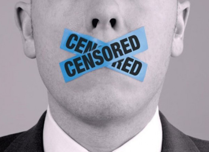 #4disera famose democrazia e libertà di parola occidentali