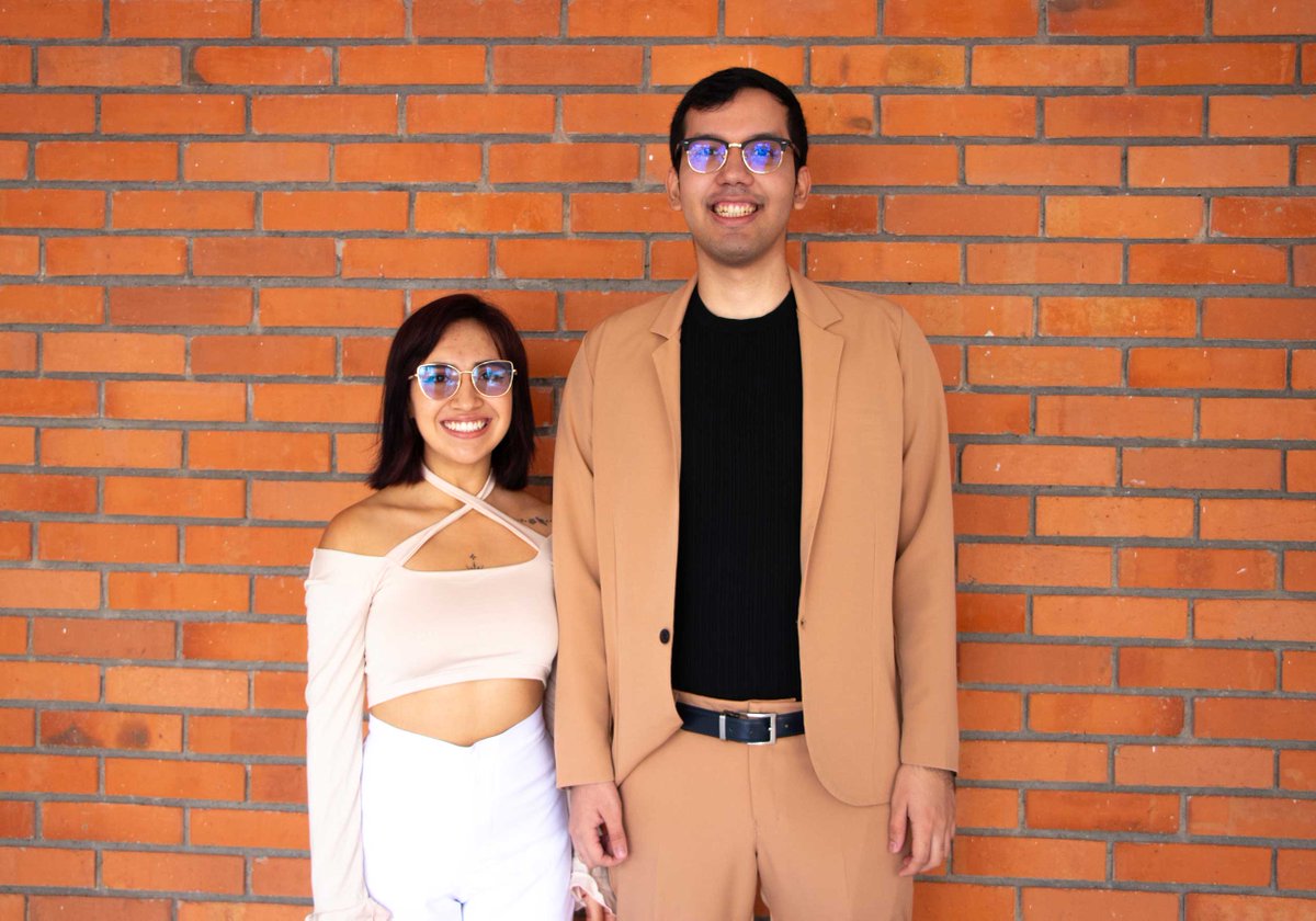 Ellos son Doris Adriana Mendoza y Bernardo Esteban Arenas, estudiantes de <a href="/UnabDerecho/">DerechoUNAB</a> que lograron el primer puesto en el más reciente concurso nacional de ponencias del Instituto Colombiano de Historia del Derecho 🤩 Más detalles aquí 👉 bit.ly/3LXQefl