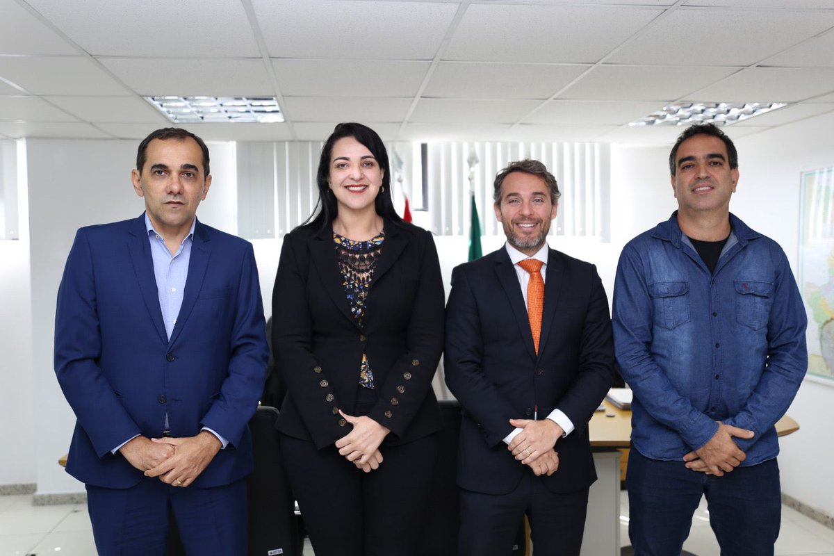 Em Sergipe, MPF e MPT discutem combate ao assédio eleitoral

Procuradora Regional Eleitoral, Aldirla Albuquerque, participou de reunião no MPT

mpf.mp.br/se/sala-de-imp…

Foto - Ascom MPT/SE