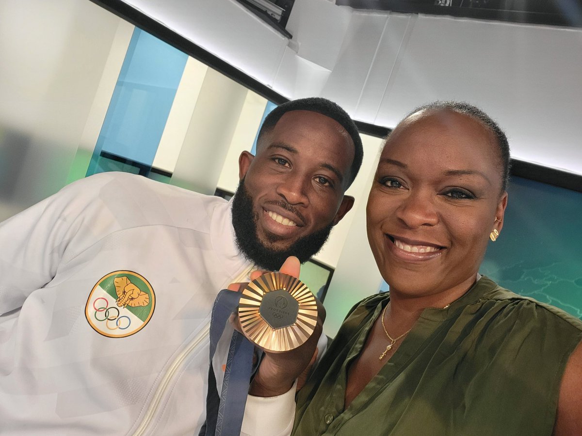 <a href="/cisscheick2/">Cheick Sallah Cissé</a> en direct sur <a href="/JTAtv5monde/">Le journal Afrique TV5MONDE</a> La médaille est ici! #JOParis2024 <a href="/edithbrou/">Edith Brou Bleu</a> #coteivoire225 🇨🇮
