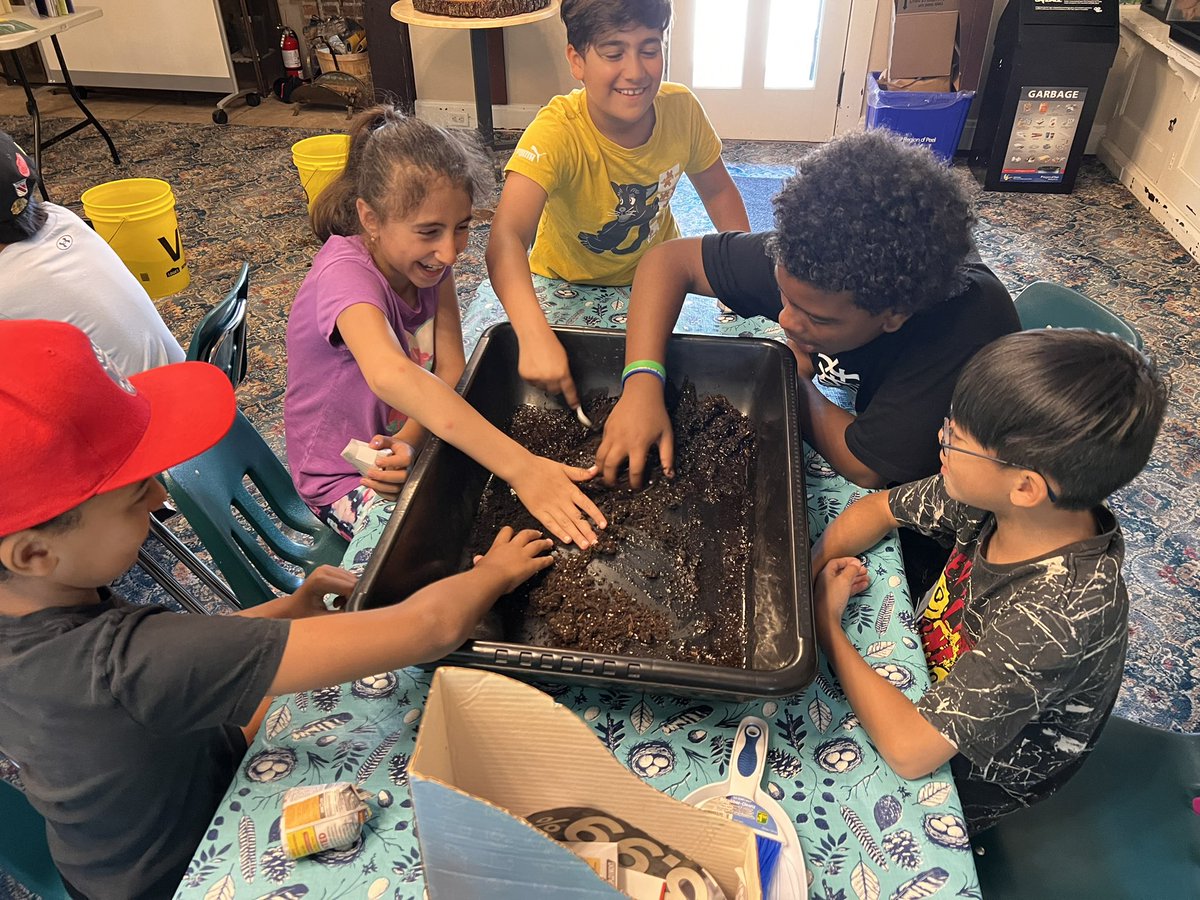 The Riverwood Conservancy π (@yourriverwood) on Twitter photo Hey <a href="/PeelSchools/">Peel District School Board</a> / <a href="/DPCDSBSchools/">Dufferin-Peel Catholic District School Board</a> elementary teachers! Booking for our Education Naturally field trips for the 2024-25 school year is now open! See all the fun and curriculum-linked ways you can connect your students to nature, and book your class, here: theriverwoodconservancy.org/en-field-trips Hey <a href="/PeelSchools/">Peel District School Board</a> / <a href="/DPCDSBSchools/">Dufferin-Peel Catholic District School Board</a> elementary teachers! Booking for our Education Naturally field trips for the 2024-25 school year is now open! See all the fun and curriculum-linked ways you can connect your students to nature, and book your class, here: theriverwoodconservancy.org/en-field-trips