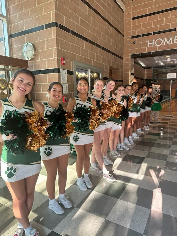 CheerRgc's tweet photo. Cole Cheer supporting New Kids Camp 
Welcome to our newCougars! 
🐾💛💚🐾 https://t.co/JB7a7B49ly