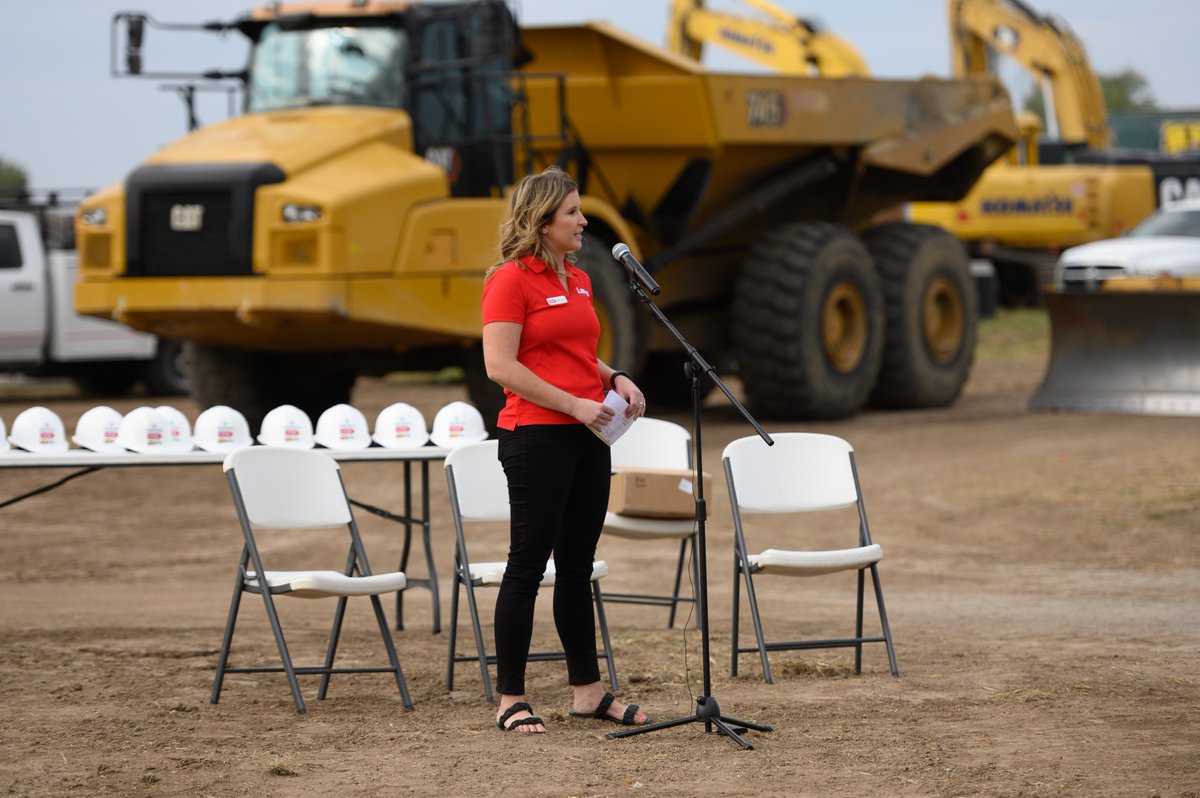 Designed from the ground up, Park Centre will be a unique destination for retail shopping and suburban living, creating a vibrant downtown where people can live, shop, and gather as a community.