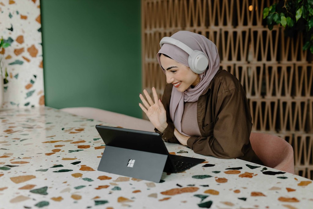 DIYMarketers's tweet image. Think managing a virtual team is tough? It doesn’t have to be. Learn how to keep everyone on track.
▸ lttr.ai/AVyMZ

#VirtualTeam #Team #ProductivityAndOrganization