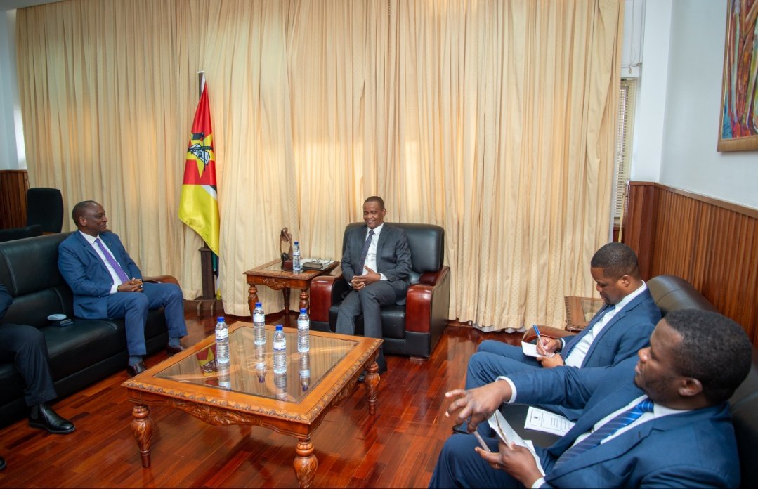 ubwa77's tweet photo. Mhe. Balozi Phaustine Kasike akutana na Mhe. Manuel Gonçalves , Naibu Waziri wa Mambo ya Nje wa Msumbiji na kuzungumza masuala mbalimbali ya Ushirikiano kati ya Tanzania na Msumbiji. https://t.co/rxiaWXWFRd