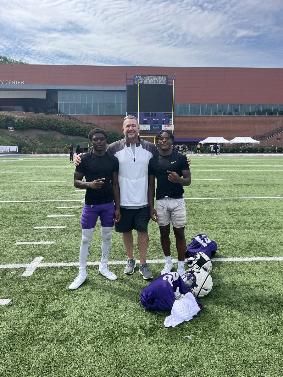 These #BokeyBoyz in NC!!

<a href="/SimpsonNakoma/">Na’koma Simpson-Nealy</a> &amp; <a href="/BoSimpson14/">Bo Simpson</a>