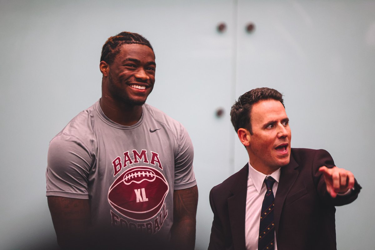 AlabamaFTBL's tweet photo. When @OzTheMentalist just blew your mind… 🤯🤯🤯 https://t.co/iX2SSIRDWQ