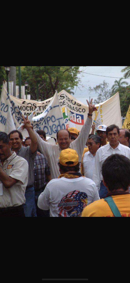 RaulOjedaZ52's tweet photo. Me hace llegar hoy Victorino Zurita estas imágenes del 2000! Las comparto porque es un orgullo haber contribuido de forma modesta a la transformación que estamos consolidando. Vamos! https://t.co/Pp5mlrINja
