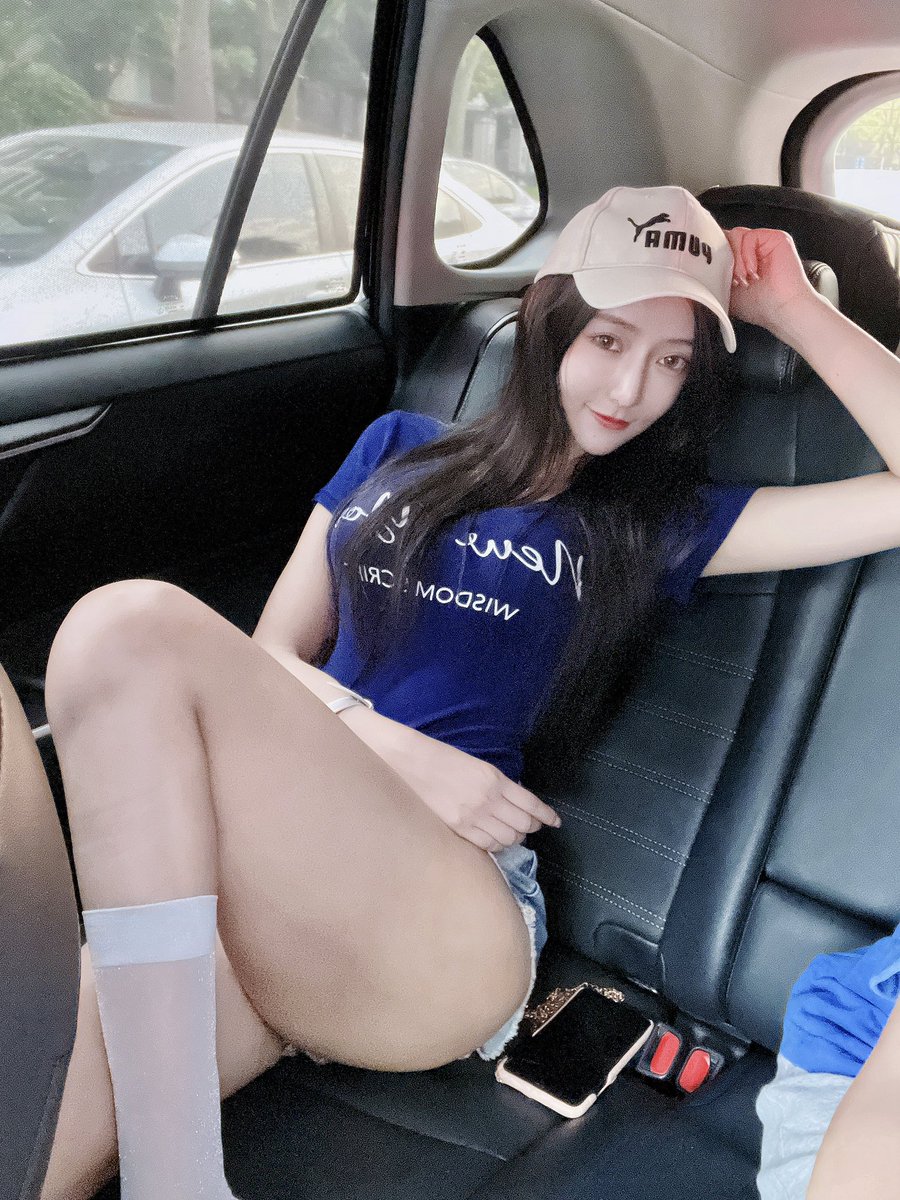 求被爱教程 求被在意教程 求被官宣教程

#stockingsgirl #stockinglegs 
#stockings 
#agentprovocateur #christianlouboutin 
#blackstockings #stockinglovers #legs https://t.co/8kmKSJG2Vw