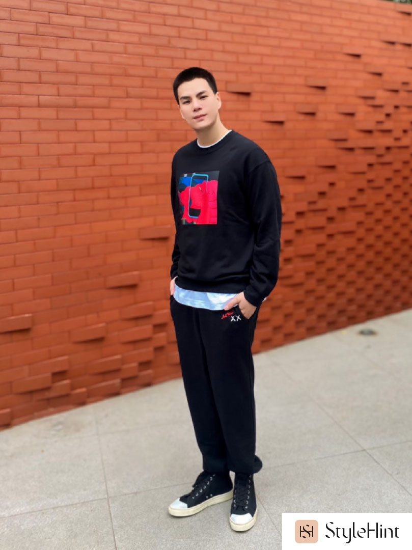 UniqloThailand's tweet photo. ส่องไอเดียแมตช์ไอเทมจากคอลเลคชันสุดฮิต UT KAWS+WARHOL กับหลากหลายลุคจากพนักงานยูนิโคล่ ลุคไหนที่ใช่คุณ
ช้อปเลยคลิก! https://t.co/rJAh5vLhOf
#UniqloThailand #UniqloTshirt #WITHUT #KAWSxUNIQLO #UT #UNIQLO #WarholFoundation #KAWSWarholUT #KAWS #stylehint https://t.co/F0Q5cKSUuM