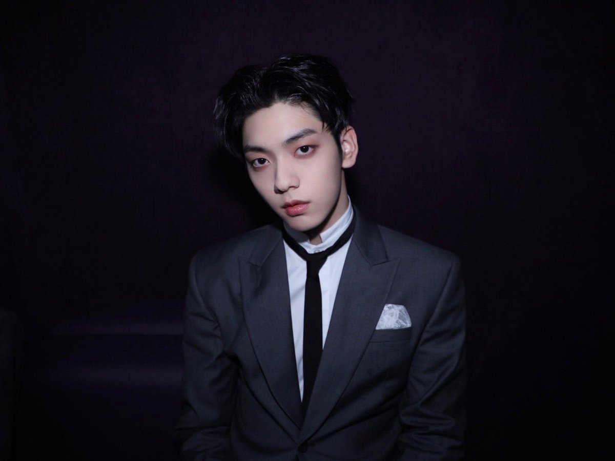 𝙼i nuevo lema será “𝚙retty like a 𝐫öckstar &amp; smar𝕥 like a nerd” 𝚙or que no me explico como es que puedo ser ambas cosas a 𝕝a vez, 𝕝uego de mi momento egocéntrico 𝕝os quiero saludar ☆ no ha pasado mucho tiempo pero es de 𝚋uena educación ☝️.

𝑝eōple 𝑙ovǝs ⢷ ⋆ #𝚟enti